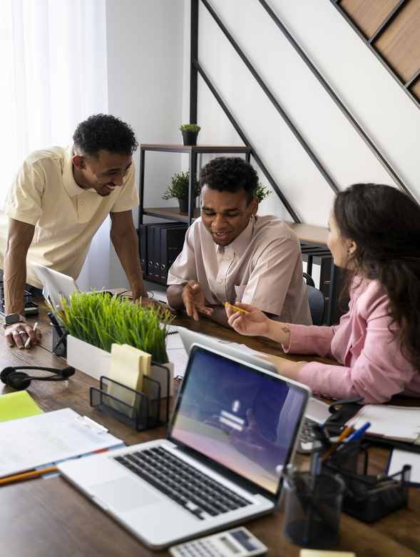 side-view-people-working-together